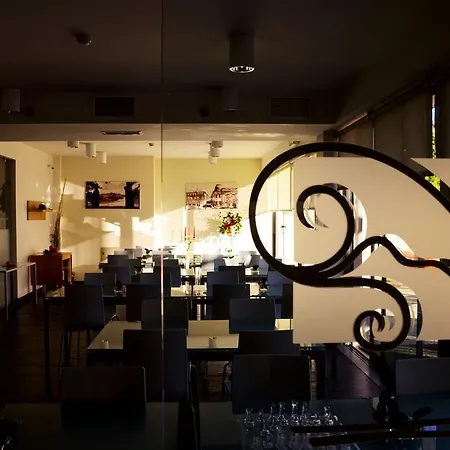 杰爱博特酒店 3*